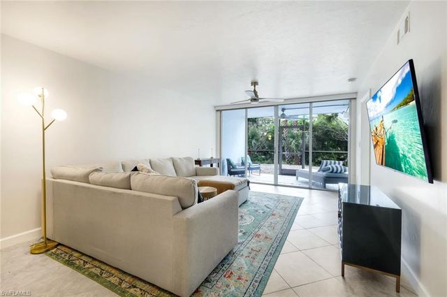 15171 Cedarwood LN 3105, Naples, FL 34110