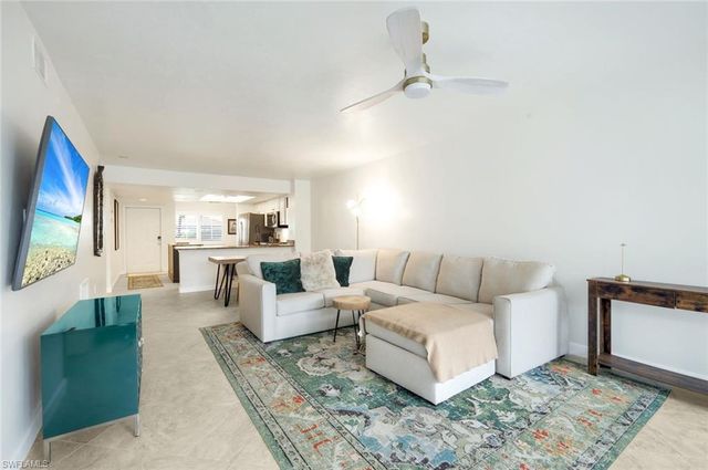 15171 Cedarwood LN 3105, Naples, FL 34110