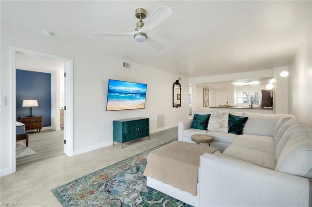 15171 Cedarwood LN 3105, Naples, FL 34110
