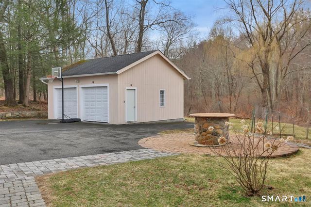 112 Weekeepeemee Road, Bethlehem, CT 06751