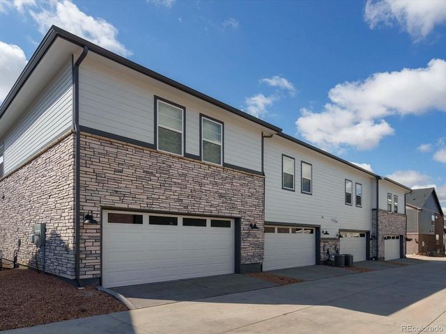 21097 E 65th Ave, Aurora, CO 80019