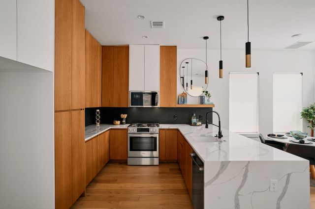 1140 Northwestern Ave 2, Austin, TX 78702