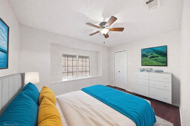 6718 Meadowcrest Drive, Arlington, TX 76002