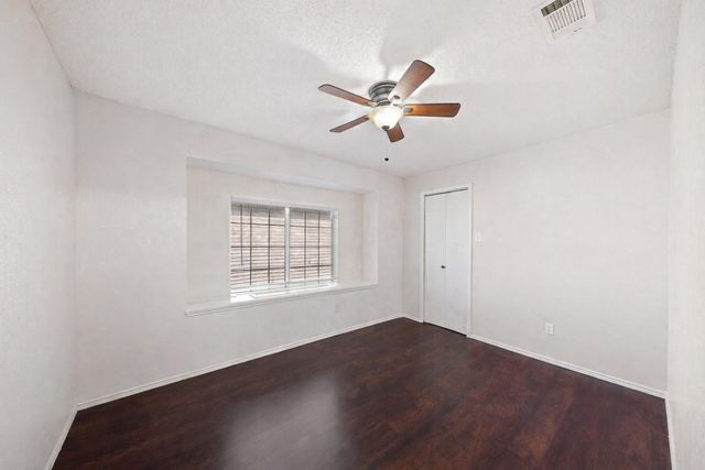 6718 Meadowcrest Drive, Arlington, TX 76002