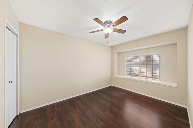 6718 Meadowcrest Drive, Arlington, TX 76002