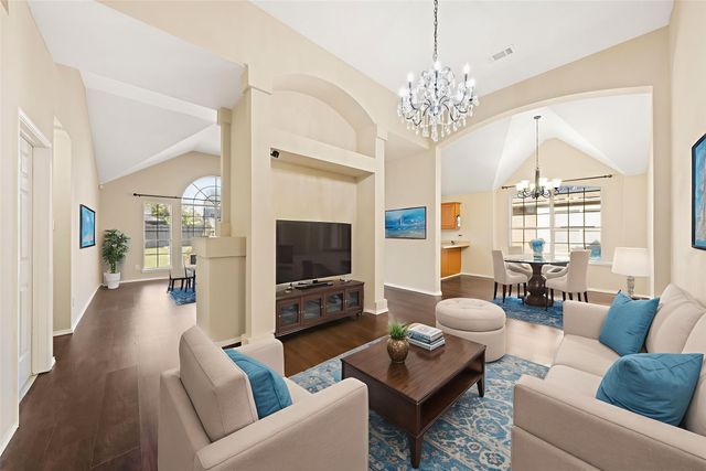 6718 Meadowcrest Drive, Arlington, TX 76002