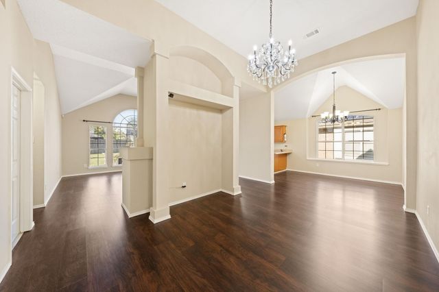 6718 Meadowcrest Drive, Arlington, TX 76002