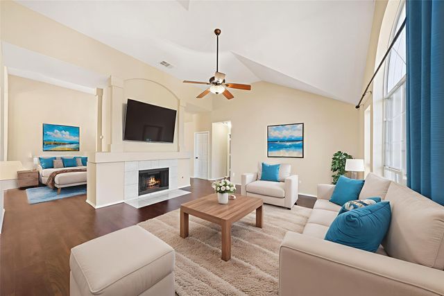 6718 Meadowcrest Drive, Arlington, TX 76002