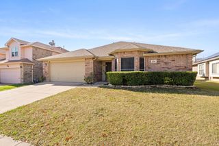 6718 Meadowcrest Drive, Arlington, TX 76002