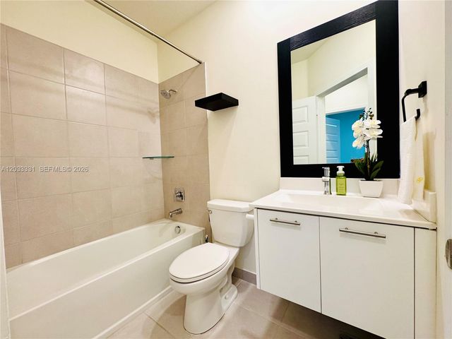 10295 NW 64th Terrace 104, Doral, FL 33178