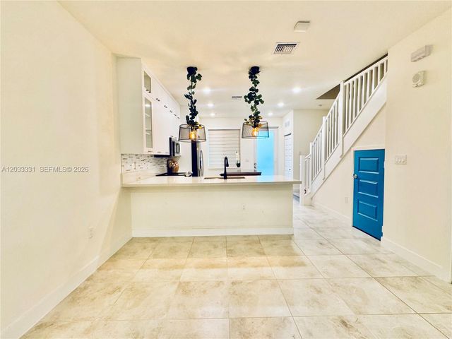10295 NW 64th Terrace 104, Doral, FL 33178