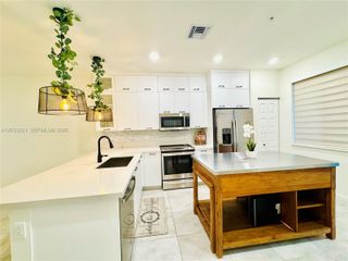 10295 NW 64th Terrace 104, Doral, FL 33178