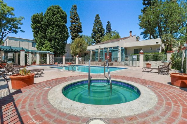 5700 Etiwanda 105, Tarzana, CA 91356