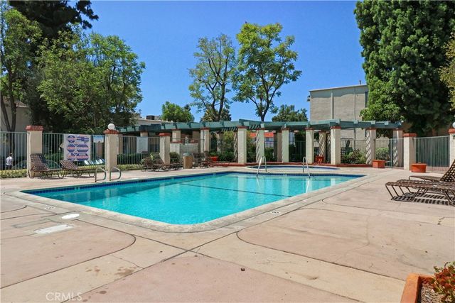 5700 Etiwanda 105, Tarzana, CA 91356