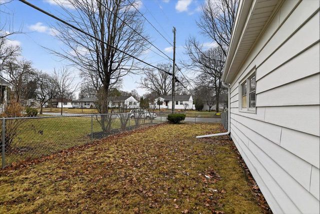 130 Buckingham LANE, Madison, WI 53714