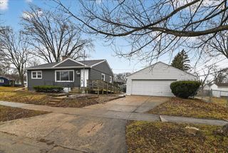 130 Buckingham LANE, Madison, WI 53714