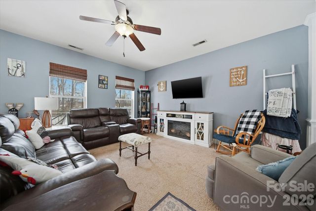 136 Mountain Island Drive, Statesville, NC 28677