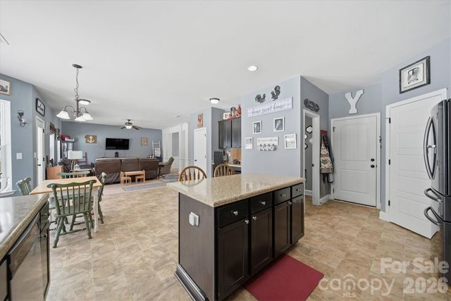 136 Mountain Island Drive, Statesville, NC 28677