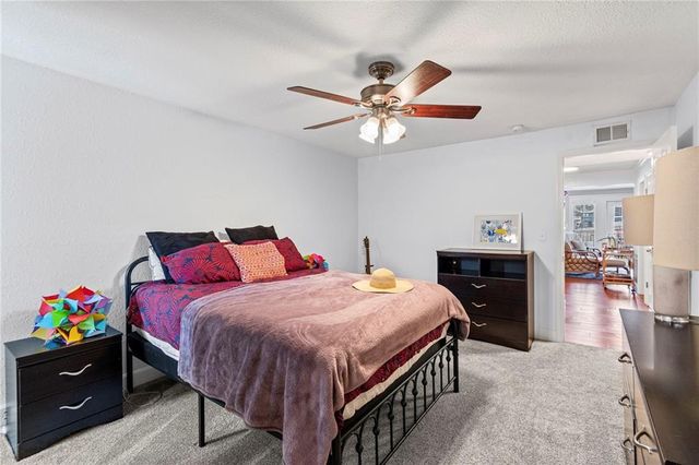 4727 Jarboe Street 23, Kansas City, MO 64112