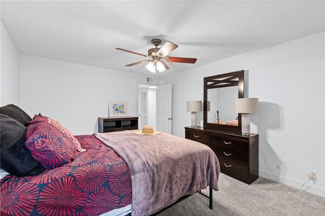 4727 Jarboe Street 23, Kansas City, MO 64112