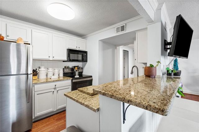 4727 Jarboe Street 23, Kansas City, MO 64112