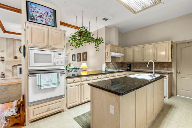3221 Lopez Court, Longview, TX 75605