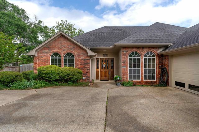 3221 Lopez Court, Longview, TX 75605