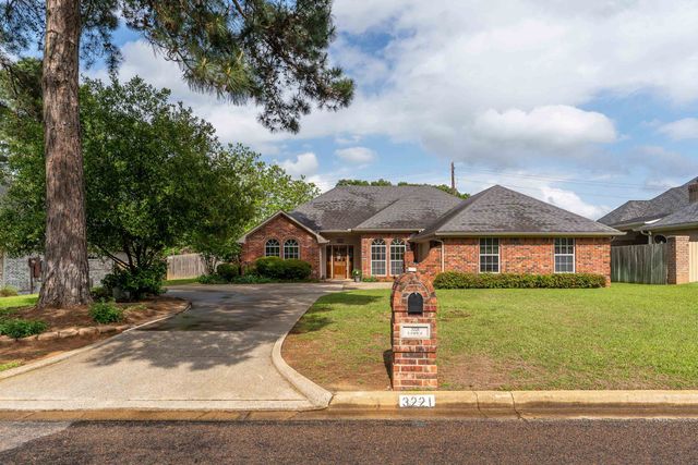 3221 Lopez Court, Longview, TX 75605