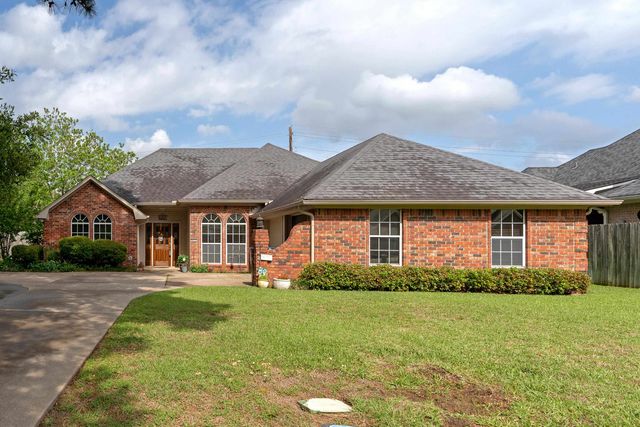 3221 Lopez Court, Longview, TX 75605