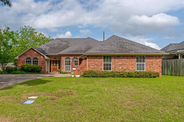 3221 Lopez Court, Longview, TX 75605