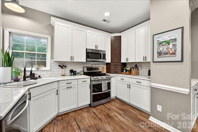 1045 Fairway Ridge Road NW, Concord, NC 28027