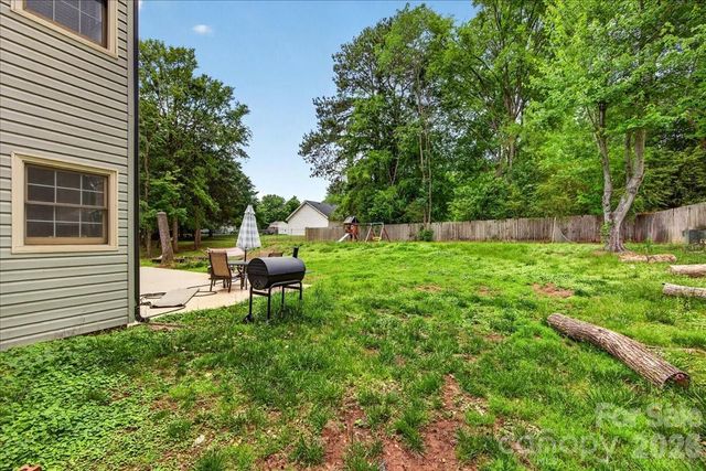 1045 Fairway Ridge Road NW, Concord, NC 28027