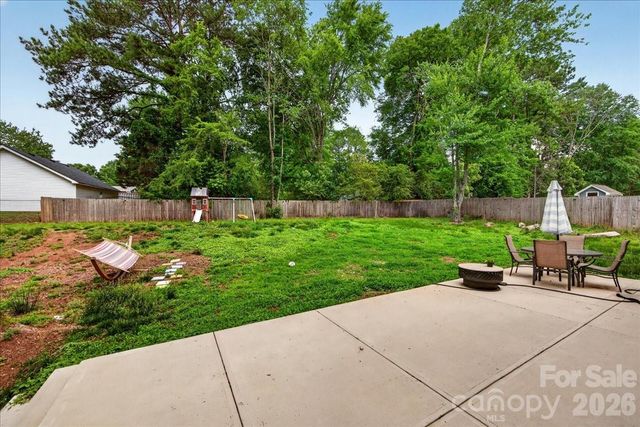 1045 Fairway Ridge Road NW, Concord, NC 28027