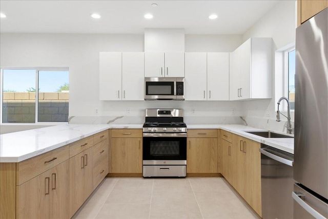 30125 Avenida Juarez, Cathedral City, CA 92234