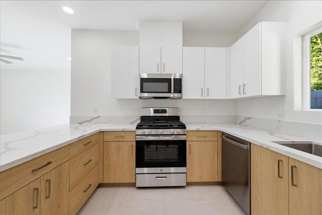 30125 Avenida Juarez, Cathedral City, CA 92234