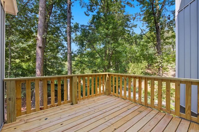 26 Tallyho Ln, Little Rock, AR 72227