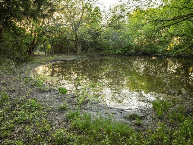 934 Everheart Road N, Bells, TX 75414