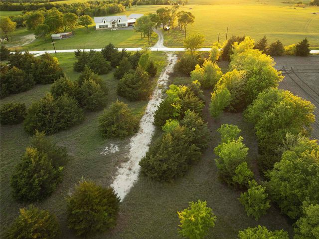 934 Everheart Road N, Bells, TX 75414