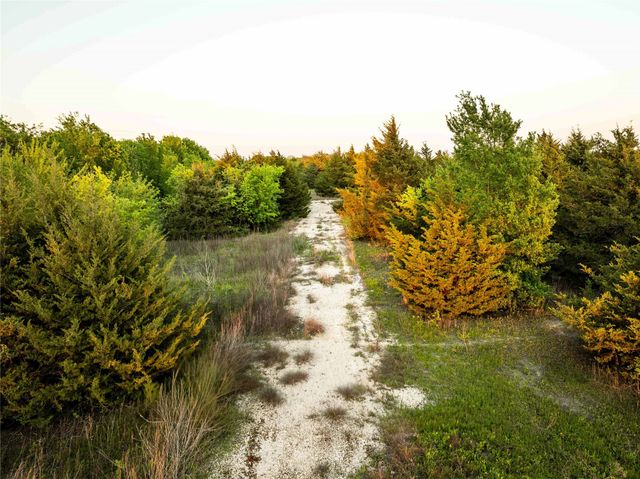 934 Everheart Road N, Bells, TX 75414