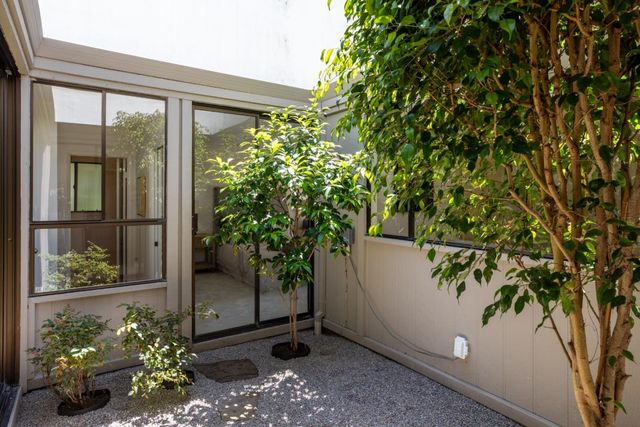 1 Bay Tree Lane, Los Altos, CA 94022