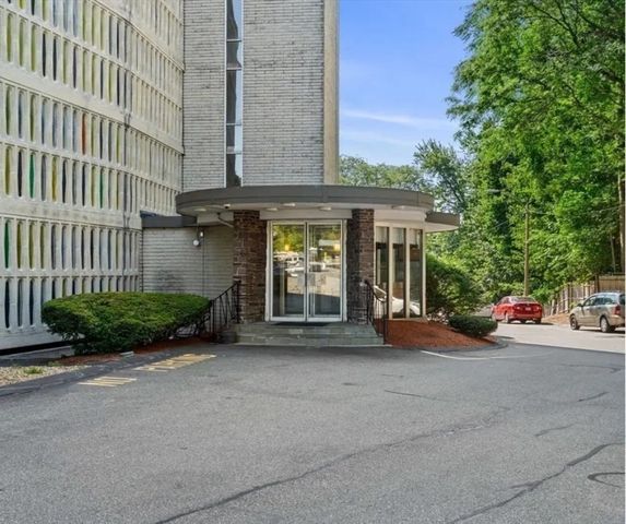 200 Swanton St 313, Winchester, MA 01890