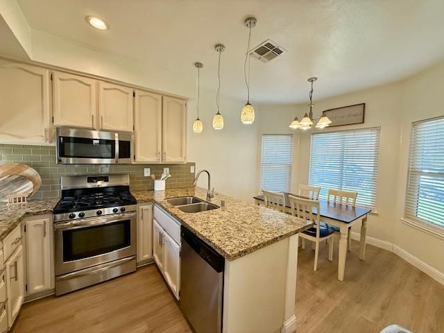 9452 Markfield Way, Sacramento, CA 95829