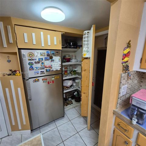8460 Sunrise Lakes Blvd 210, Sunrise, FL 33322