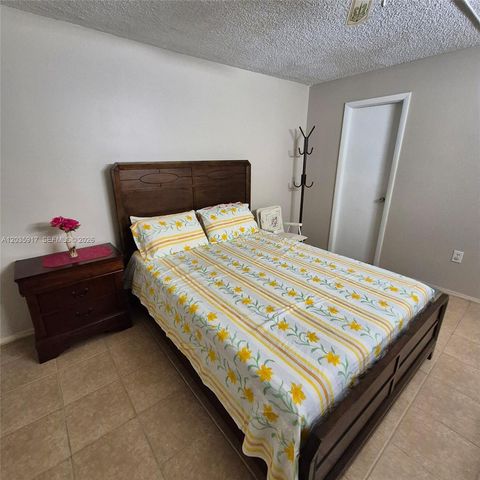 8460 Sunrise Lakes Blvd 210, Sunrise, FL 33322