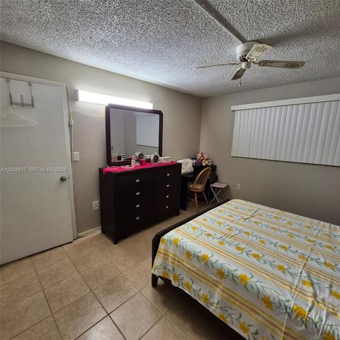 8460 Sunrise Lakes Blvd 210, Sunrise, FL 33322
