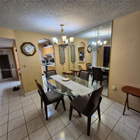 8460 Sunrise Lakes Blvd 210, Sunrise, FL 33322