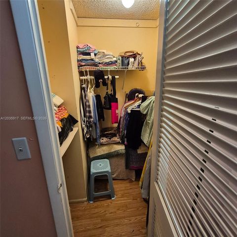 8460 Sunrise Lakes Blvd 210, Sunrise, FL 33322