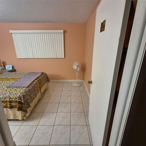 8460 Sunrise Lakes Blvd 210, Sunrise, FL 33322