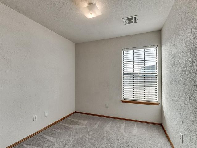 1924 Parkside Drive, Moore, OK 73160