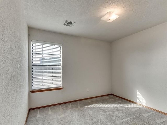 1924 Parkside Drive, Moore, OK 73160